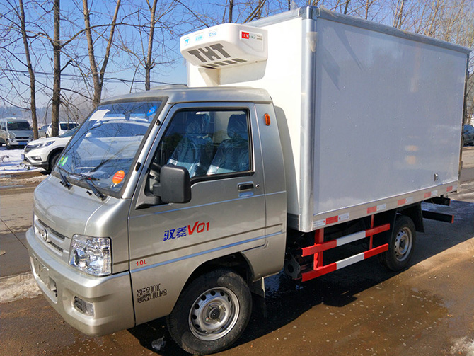 福田驭菱2.6米冷藏车多方位展示图1